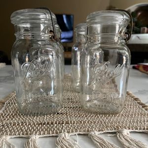 Set of 6 quart Ball canning/storage glass jars.